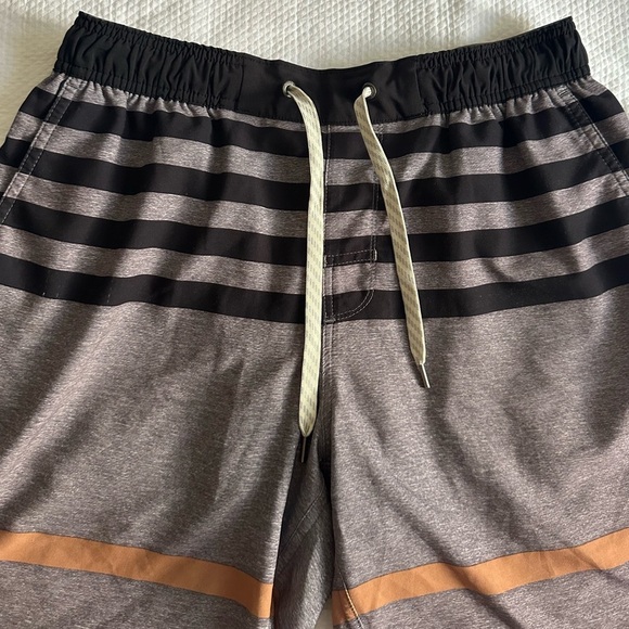 Vuori Trail Runner Short 7” - SMALL - Picture 2 of 7